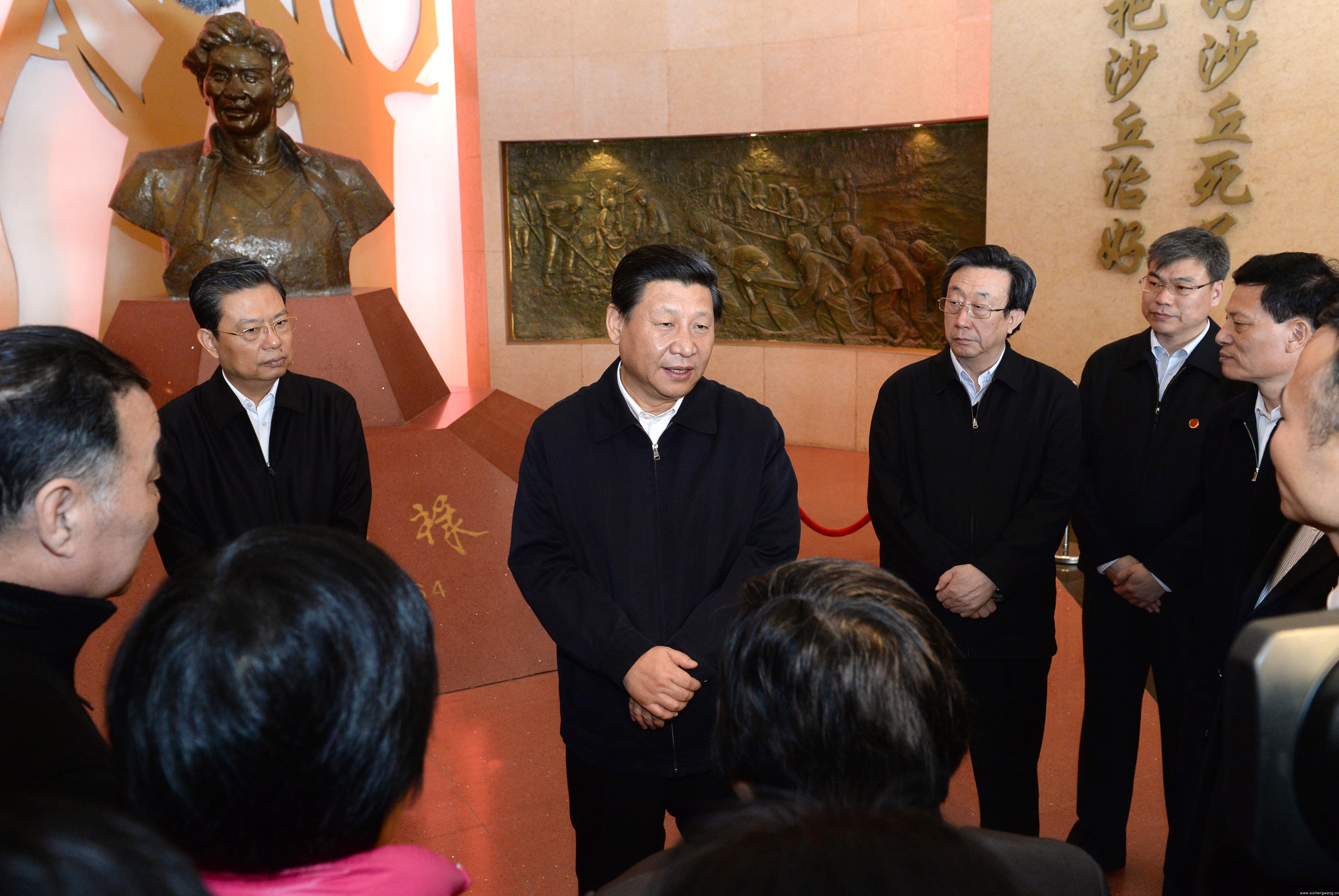 2014年3月17日下午，习近平总书记在焦裕禄同志纪念馆和前来学习参观的干部群众交谈，说，“我也是来学习的。”