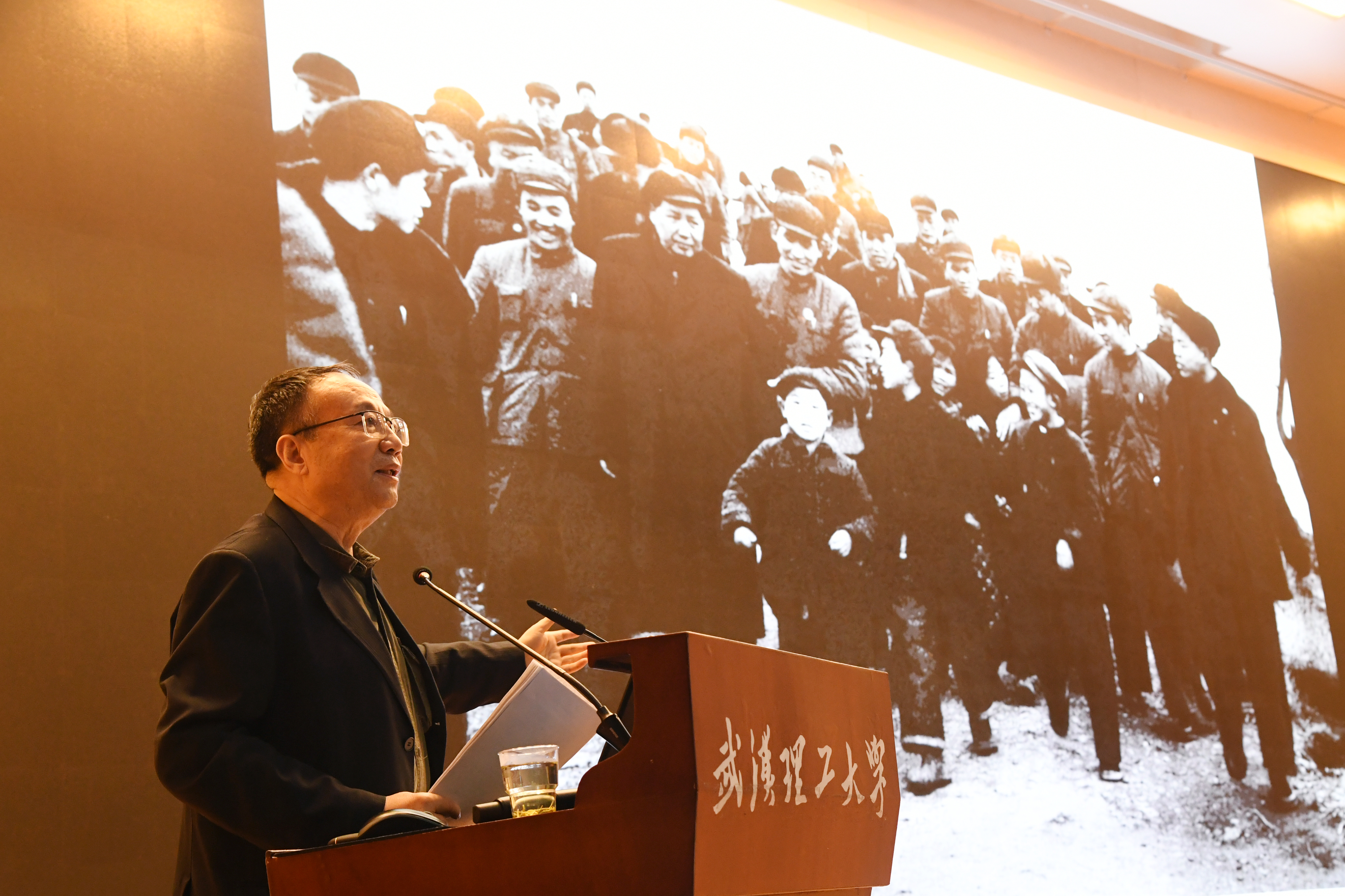 2021.4.16党史学习教育报告会暨校党委理论学习中心组（扩大）学习 摄影 姚洪 (42).JPG