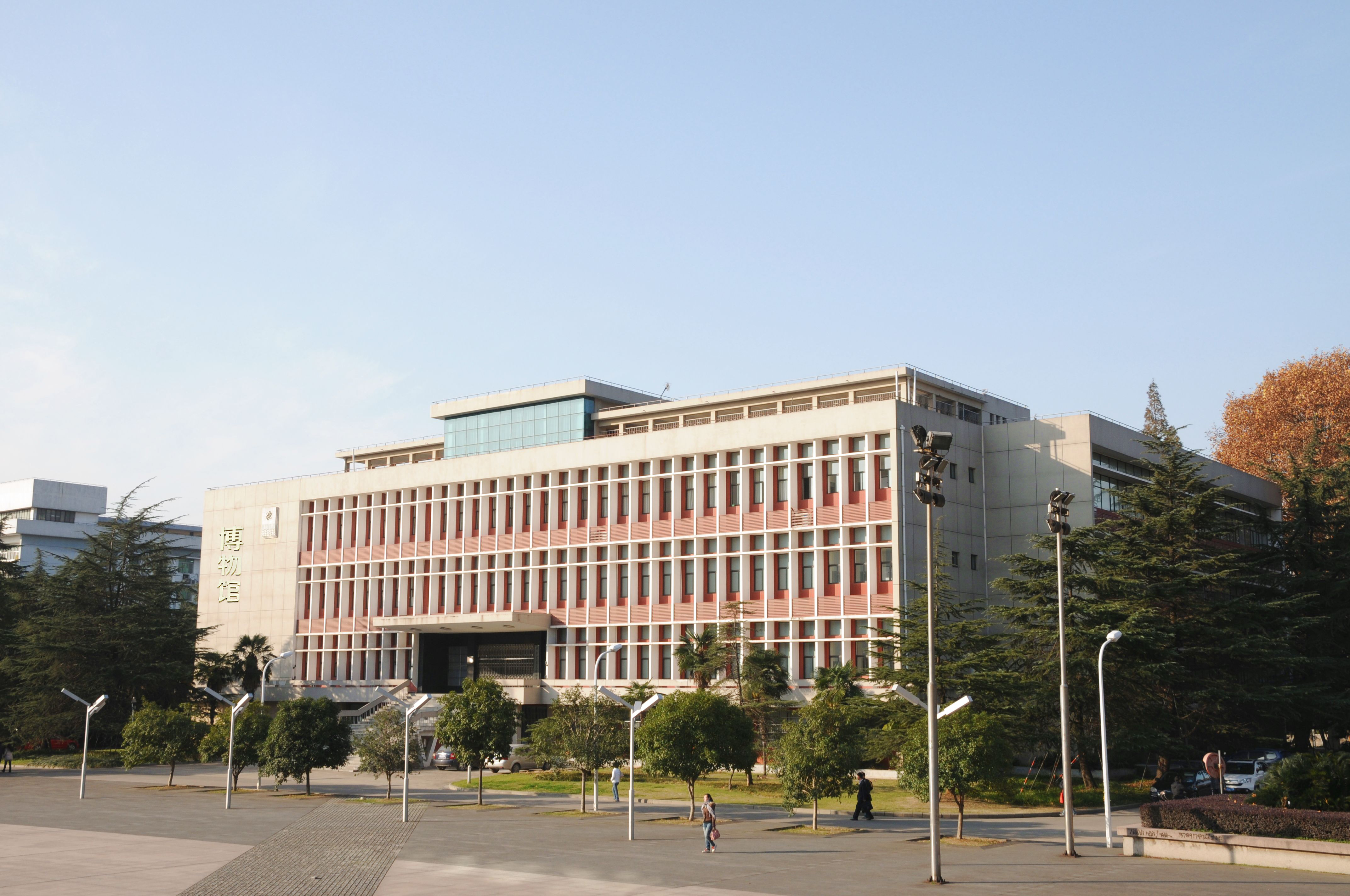 1.华中农业大学博物馆全景.JPG