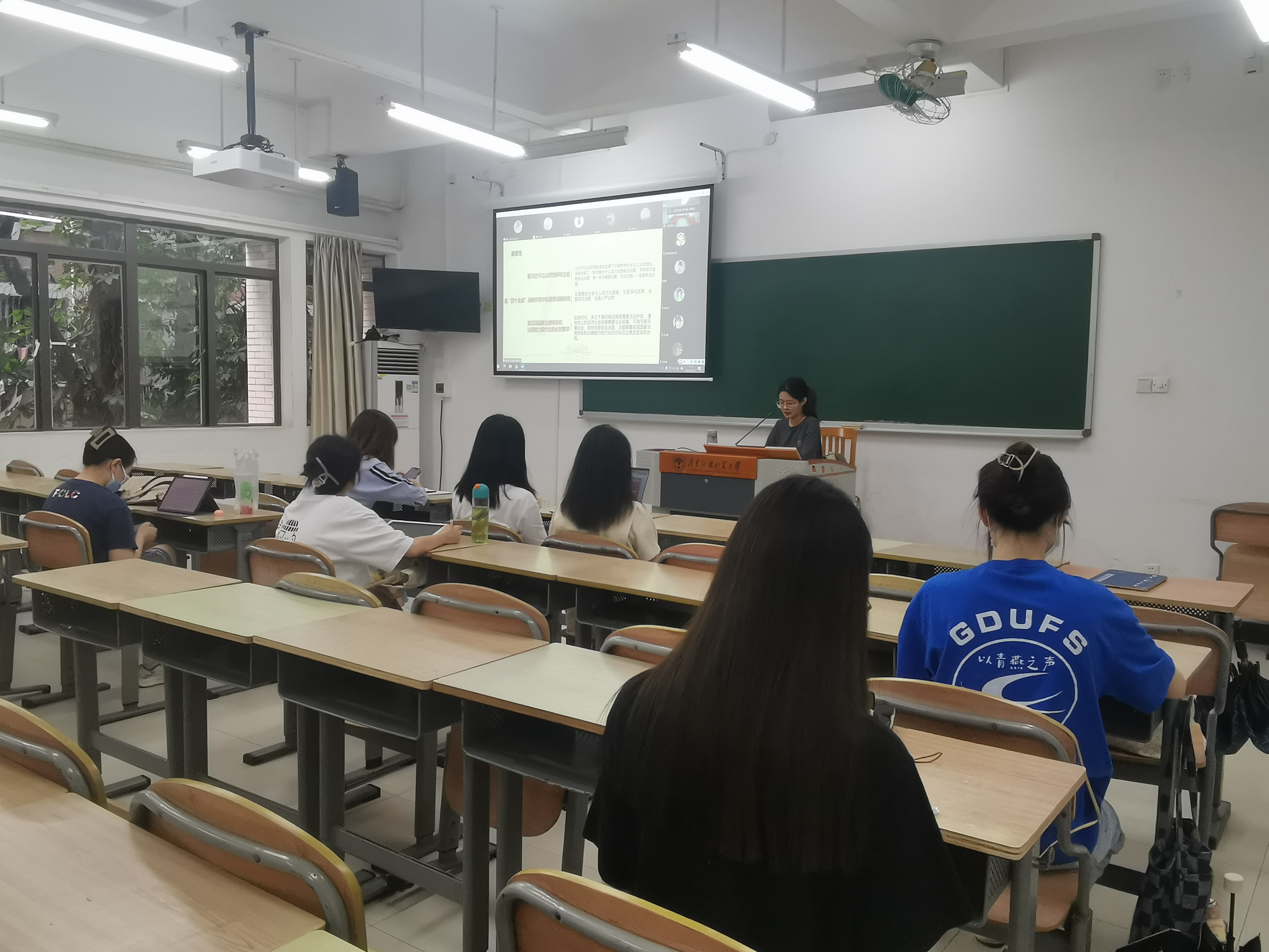 主题教育学习会北校分会场.jpg